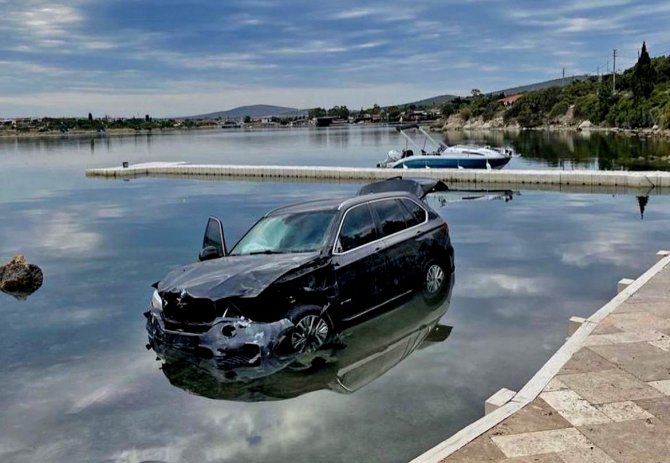 İ̇zmir’de Sır Olay: Kaza Yapan Araç Denize Uçtu, Cesedi Başka Yerde Bulundu