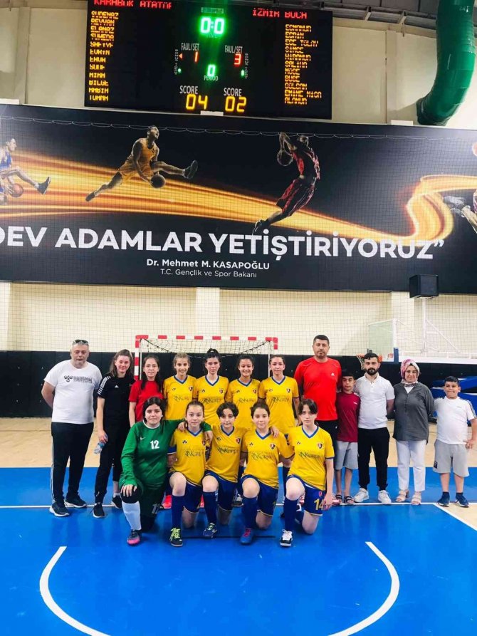 Yenişehir Atatürk Ortaokulu Yıldız Kızlar Futsal Turnuvası’nda Finalde