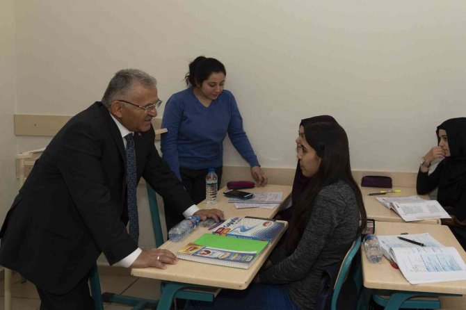 Büyükşehir Kaymek Yaz Kursları’na Bir Haftada 5 Bin Kayıt