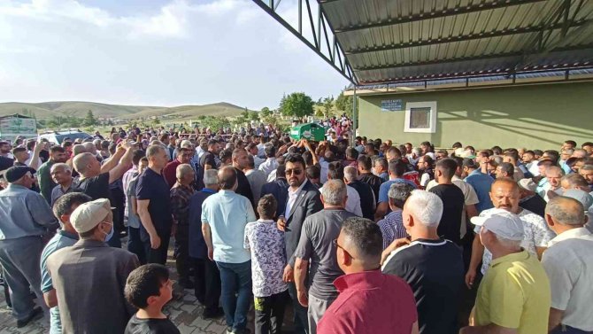 77 Gün Sonra Cansız Bedeni Bulunan Hasan Aydoğan Köyünde Defnedildi