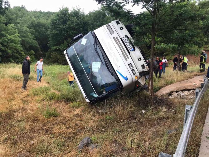 Geziye Giderken Dehşeti Yaşadılar: 17 Yaralı