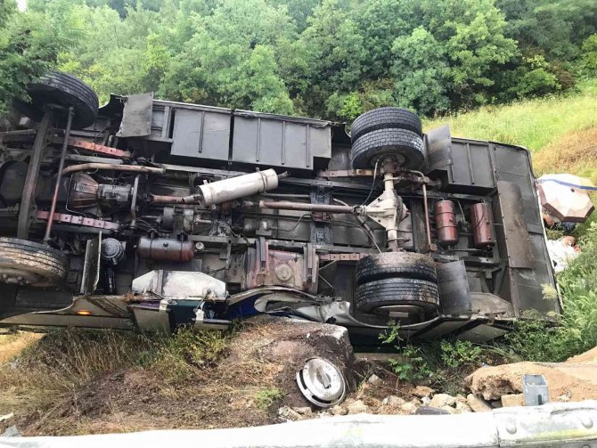 Geziye Giderken Dehşeti Yaşadılar: 17 Yaralı