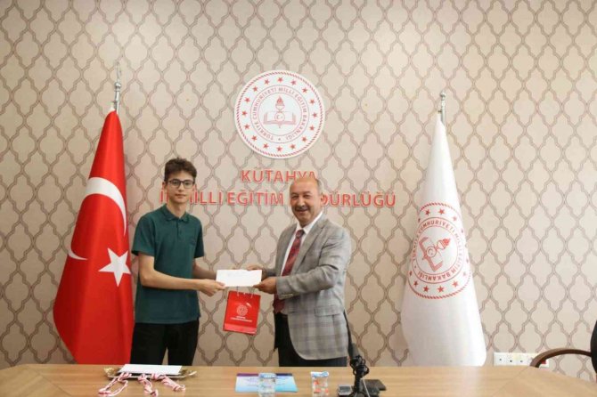 Kütahya’da Yarışmada Dereceye Giren Öğrenciler Ödüllendirildi