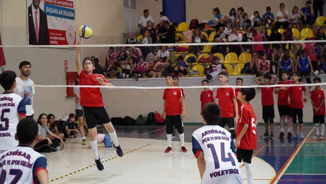 Manisa’da ’Mini Voleybol’ Coşkusu