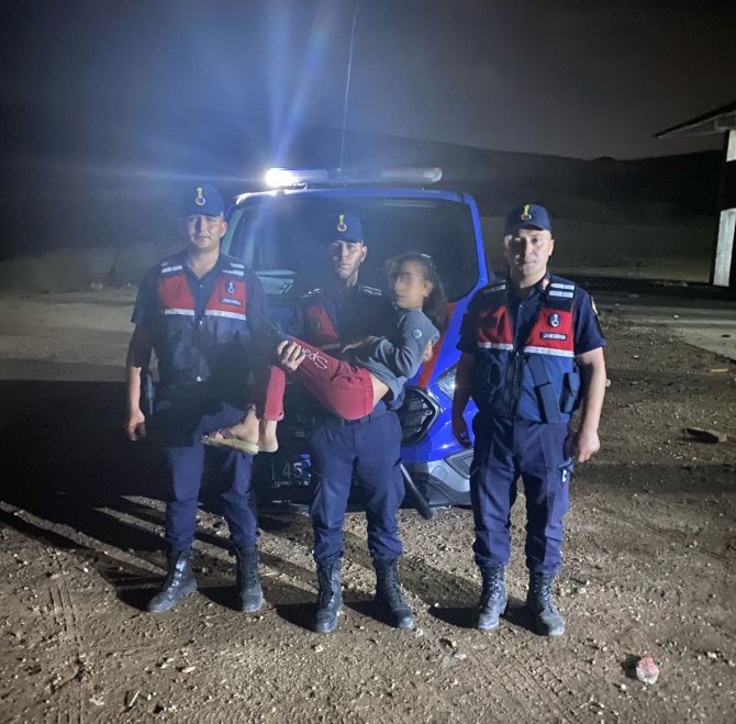 Manisa’da Kaybolan Çocuğu Jandarma Buldu