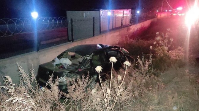 Kontrolden Çıkan Otomobil Şarampole Devrildi: 2 Yaralı