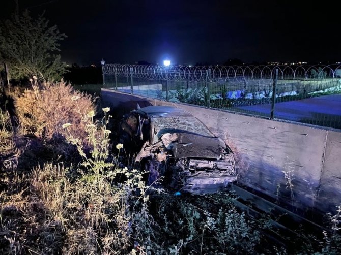 Kontrolden Çıkan Otomobil Şarampole Devrildi: 2 Yaralı