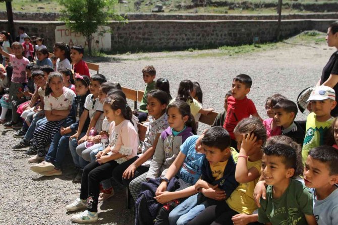 Miniklerinden ‘Okuma Bayramı’ Etkinliği