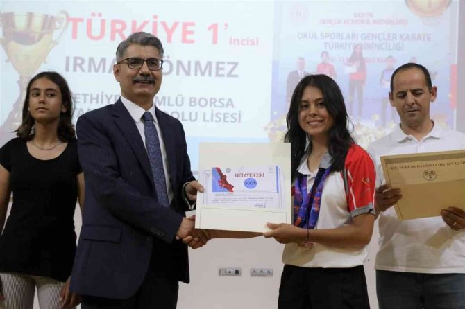 Muğla’da Okul Sporlarında Başarılı Öğrenciler Ödüllendirildi