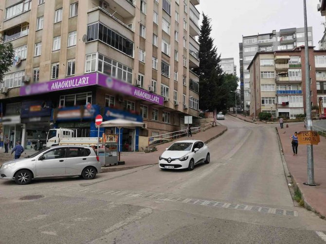 Vatandaşlardan Ters Yöne Giren Sürücülere İlginç Uyarı: 