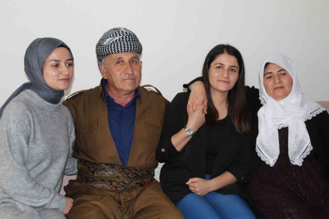 Şırnaklı Kardeşler Okudukları Okulun İdarecisi Ve Öğretmeni Oldu