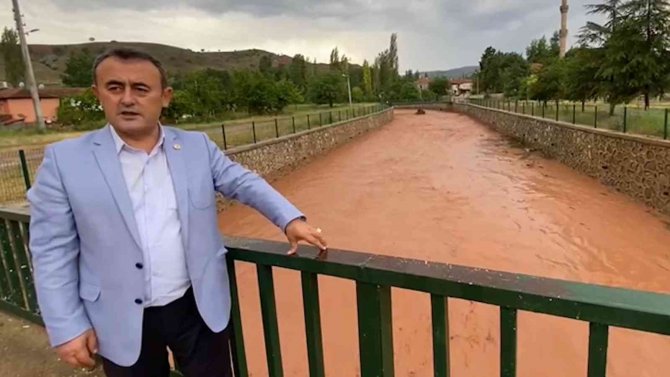 Kırıkkale’de Dolu Ve Sağanak Etkili Oldu: Dereler Taşma Noktasına Geldi