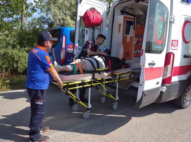 Tokat’ta 2 Otomobil Çarpıştı: 8 Yaralı