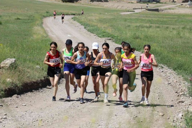 Ağrı’da 300 Sporcu Türkiye Şampiyonluğu İçin Ter Döktü