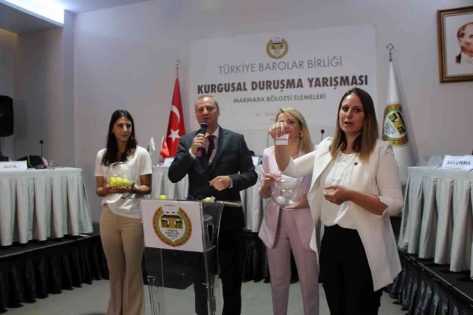 Yalova’da Stajyer Avukatlar Yarıştı