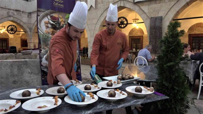‘Yöresel Yemeğin Yeniden Yorumlanması’ Etkinliğinde Lezzet Şovu