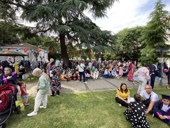 Üsküdar’da Çocuk Üniversitesi Mezuniyet Coşkusu Yaşandı