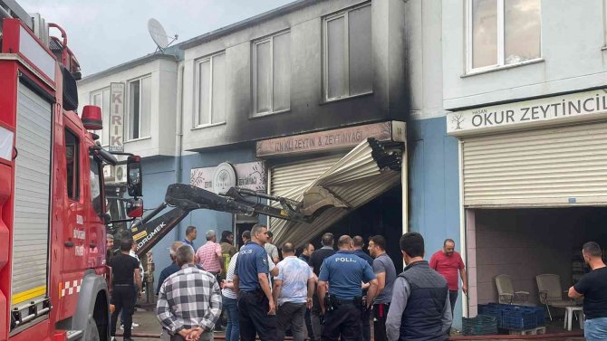 Zeytin Dükkanında Yangın