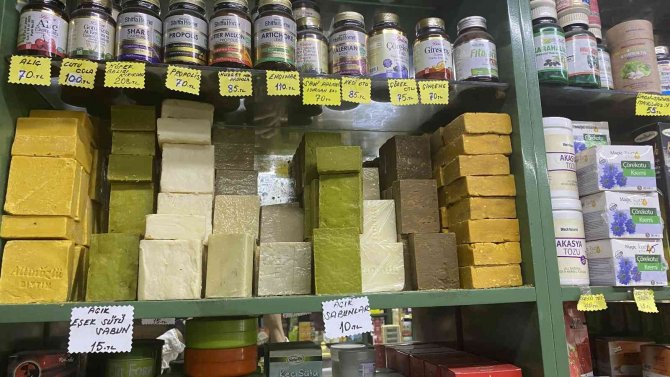 Alerji Ve Uyuza İyi Geliyor, Aktarlar Taleplere Yetişemiyor