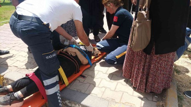 Hafif Ticari Araç Yayaya Çarptı: 1 Yaralı