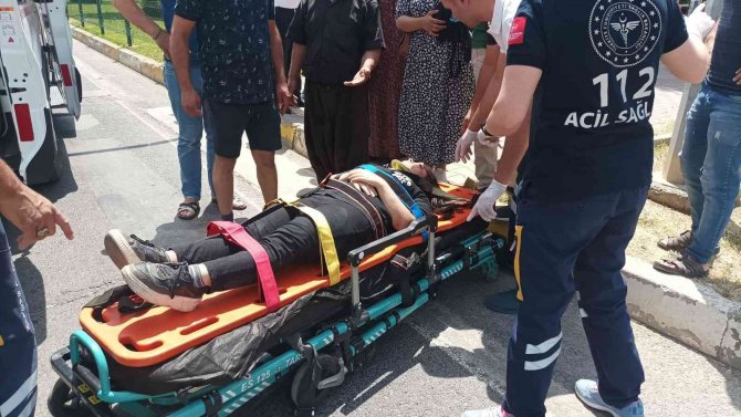 Hafif Ticari Araç Yayaya Çarptı: 1 Yaralı