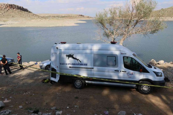 Serinlemek İçin Girdikleri Gölette Cansız Bedenleri Bulundu
