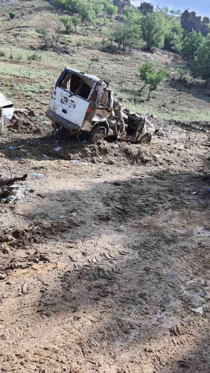Sele Kapılarak Hayatını Kaybeden İ̇lkay Yiğit’in Cansız Bedeni Bulan Vatandaş O Anları Anlattı: "Her Yeri Yara Bere İçerisindeydi"