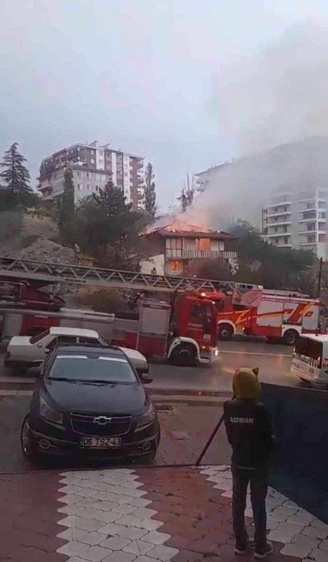 Ankara’da Gecekonduda Yangın