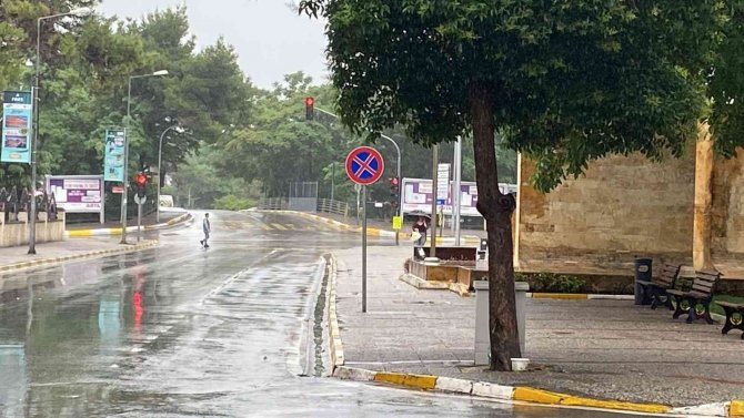 Yaz Yağmuru Balıkesir’de Etkili Oldu