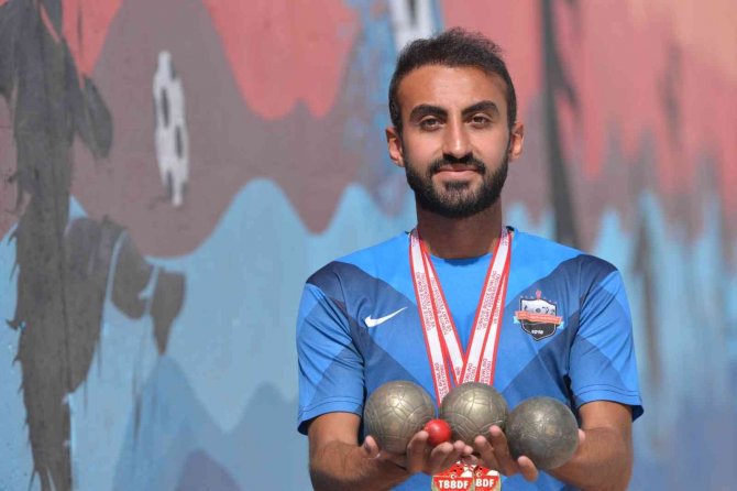 Genç Yaşında 45 Madalya Sahibi Oldu