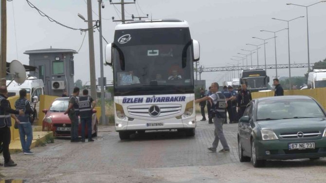 Bursa’da Yasağa Rağmen Şehir Dışından Yürüyüş İçin Gelenlere İzin Verilmiyor