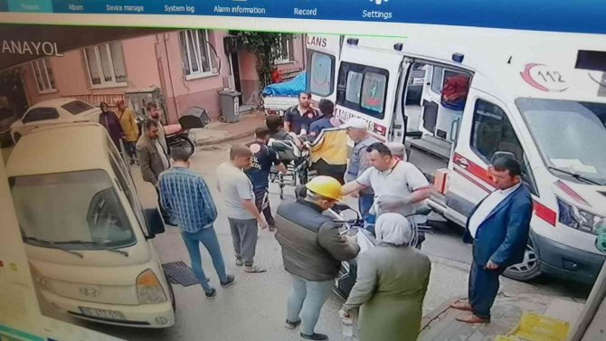 Kamyonet İle Motosikletin Kazası Kamerada