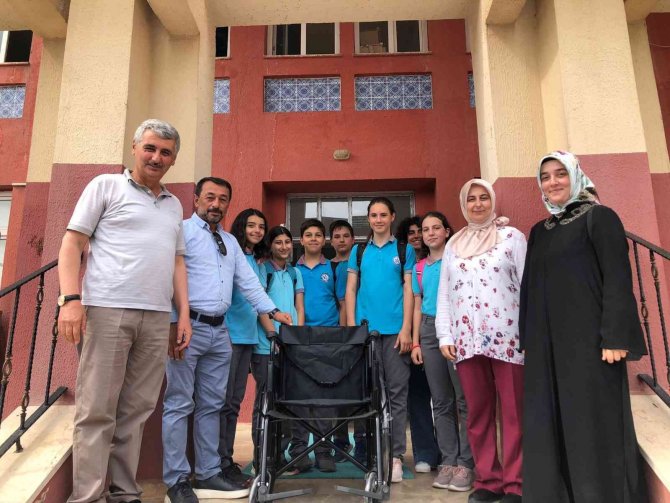 Öğrencilerden Türkiye’ye Örnek Olacak Davranış