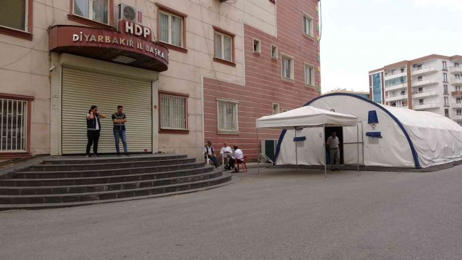 Evlat Nöbetindeki Aileler Bin 14 Gündür Çocuklarına Dönmeleri İçin Sesleniyor