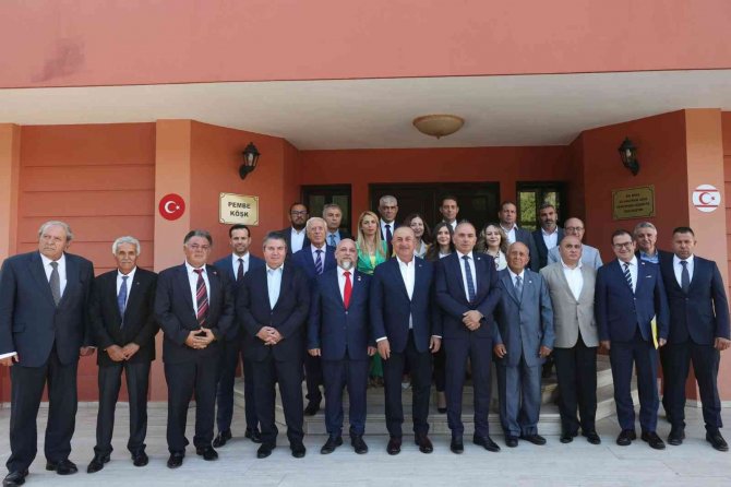 Dışişleri Bakanı Çavuşoğlu, Kktc’de Sivil Toplum Örgütü Temsilcileriyle Buluştu