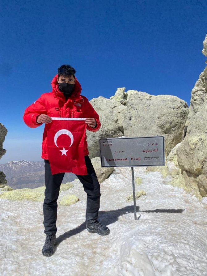 Ardahanlı Dağcı İ̇ran’ın En Yüksek Dağına Çıktı