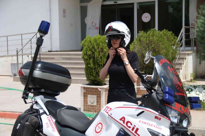 112’nin Tek Motosikletli Kadın Att’si 4 Yıldır Görevinin Başında