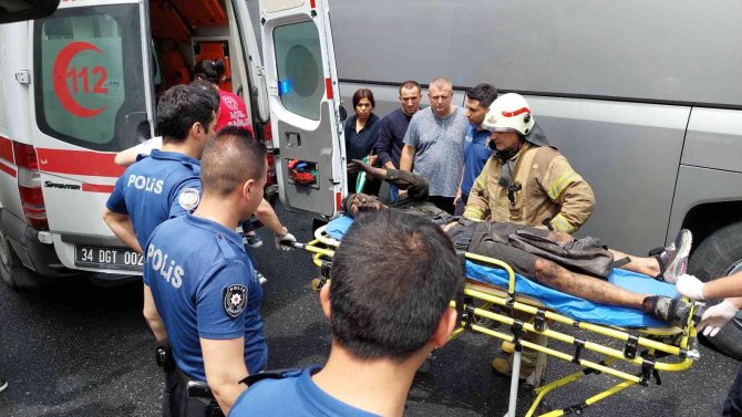 Yurt Dışına Kaçmak İçin Tur Otobüsünün Motor Kısmına Saklanan Zanlı, Mahsur Kaldı