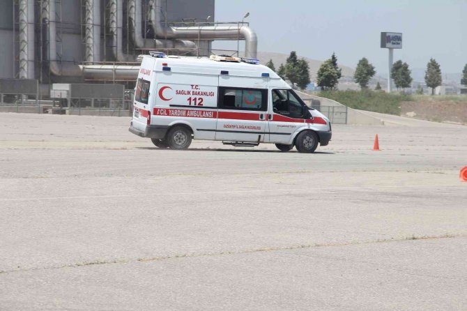 Dronla Görüntülenen Ambulans Sürüş Eğitimi Nefes Kesti