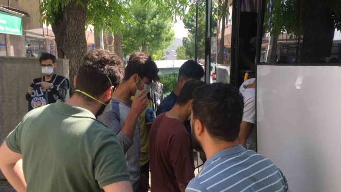 Kars’ta Düzensiz Göçmenler Sınır Dışı Ediliyor