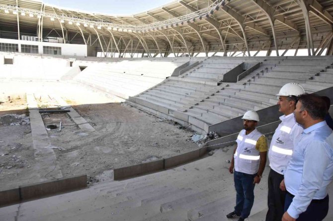 Vali Akkoyun Kentteki Spor Yatırımlarını İnceledi