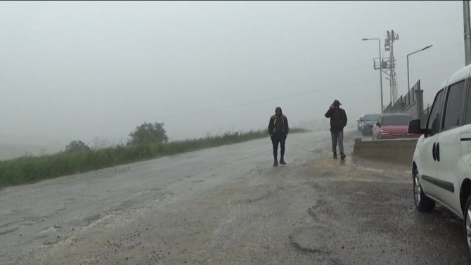 Kastamonu’da Sağanak Yağış, Sürücülere Zor Anlar Yaşattı