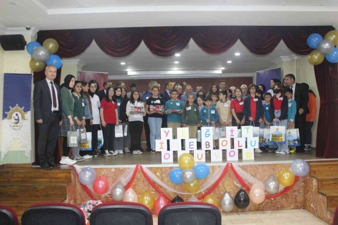 ’Kitap Kurtları’ Ödüllendirildi