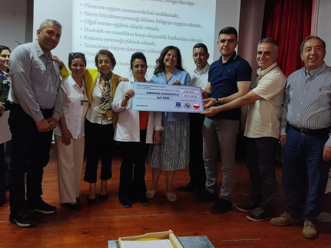 Kemaliye’de Mikrogirişimci Kadınlara Arıcılık Kredisi Verilmeye Başlandı