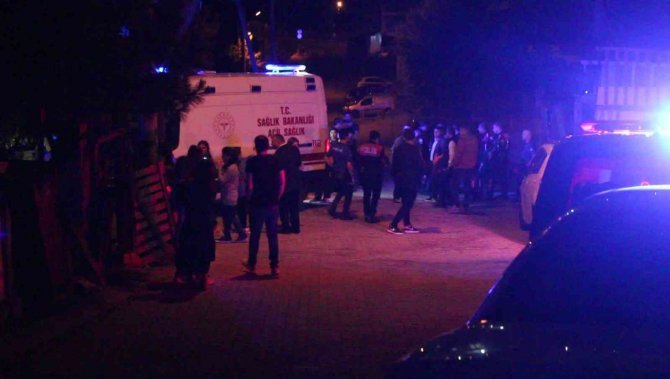 Tartıştığı Kişi Tarafından Bıçaklanan Şahıs Ağır Yaralandı