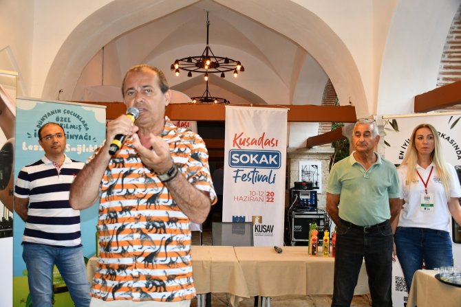 Kuşadası Sokak Festivali Zeytinyağı Tadımı İle Başladı