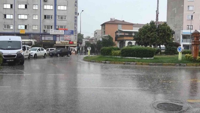 Kocaeli’de Zaman Zaman Sağanak Etkili Oluyor