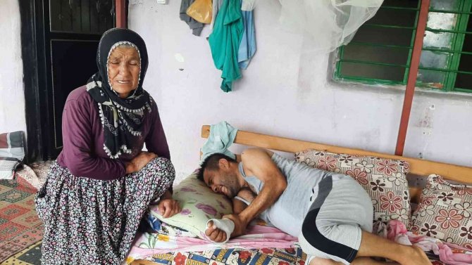 2 Aydır Ağrıdan Kıvranıyordu, Hastaneye Kaldırıldı