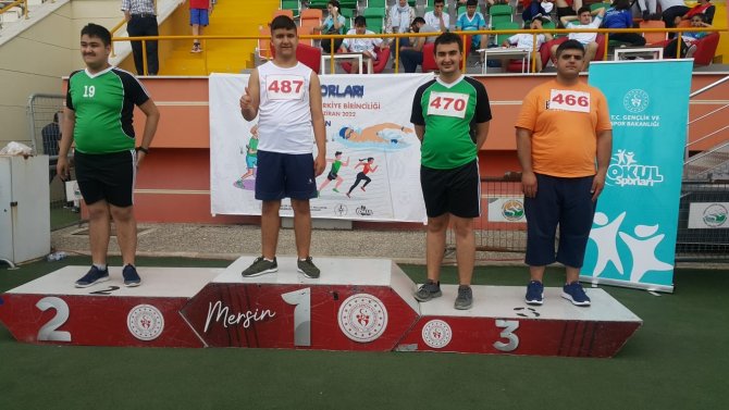 Otizmli Oğlunun Yarışmalara Katılması İçin Mücadele Eden Annenin Haklı Gururu