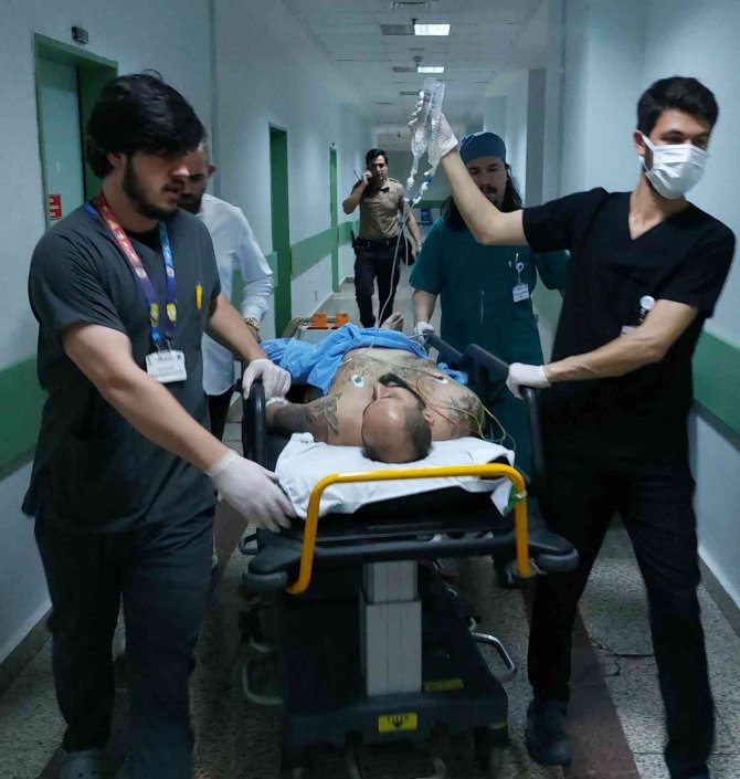 Silahlı Saldırıda 2 Kişi Ağır Yaralandı